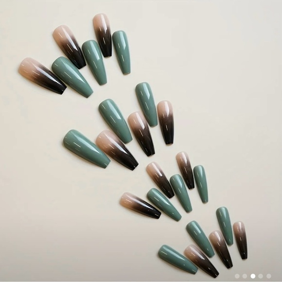 Moody Forest Ombré & Sage Green Press-On Nails – 24 Reusable Nails - Picture 3 of 7